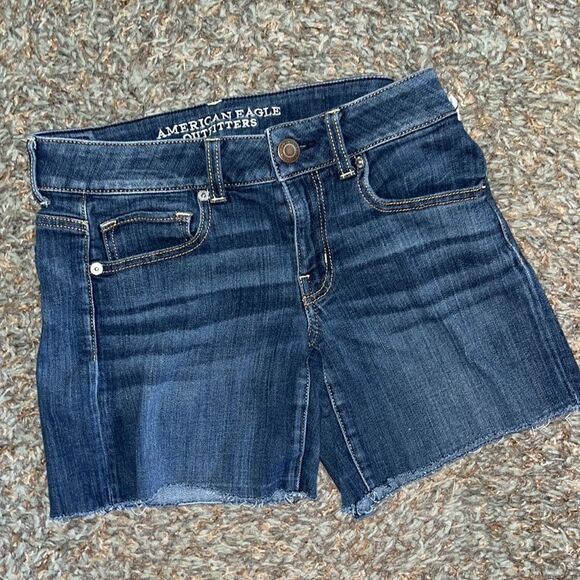 EXCELLENT CONDITION WOMEN’S SIZE 4 AMERICAN EAGLE SUPER STRETCH SHORTS - Picture 4 of 5